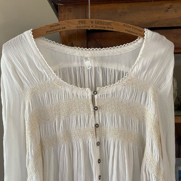 Free People White 60’s Style Blouse - Picture 3 of 12